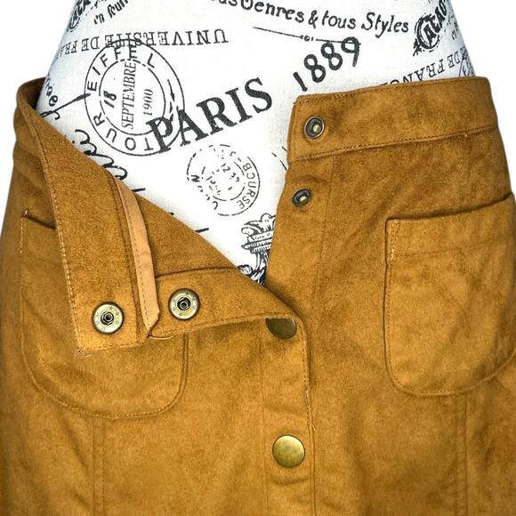Garage (S) Brown Button Front 2 Square Pocket Faux Suede Skirt - Picture 7 of 11